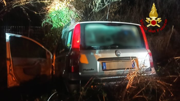 incidente stradale nella notte ad atripalda un ferito in ospedale