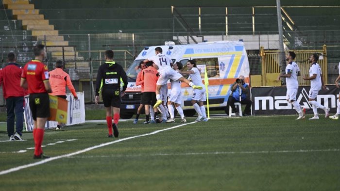 i calciatori del taranto preannunciano sciopero per la gara con l altamura