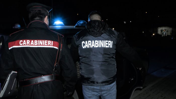 si festeggia un compleanno giovane arrestato per la cocaina segnalata 44enne