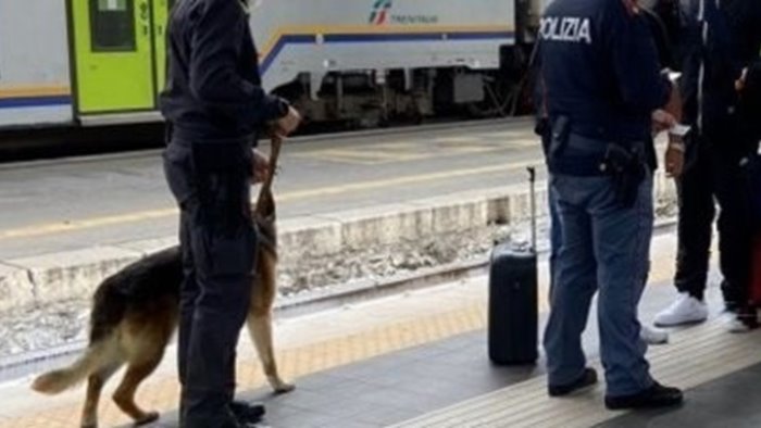 stazioni sicure in campania 83 arresti e 433 denunce della polizia ferroviaria