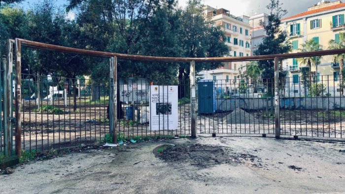 napoli parco mascagna ennesimo episodio di vandalismo