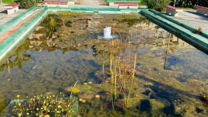 salerno la foto denuncia parco del mercatello e gia nel degrado