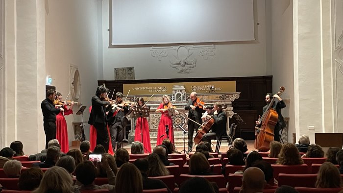 grande successo per l orchestra dell accademia di santa sofia