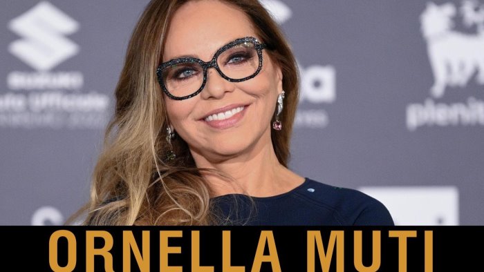 caserta premio pulcinellamente alla carriera a ornella muti