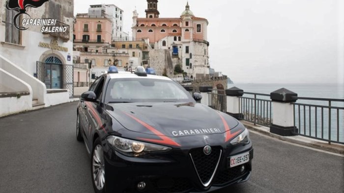 amalfi beccato alla guida con patente e documenti falsi arrestato