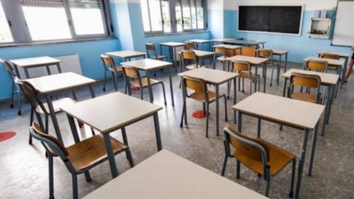 avellino esame di maturita latino al classico e matematica allo scientifico