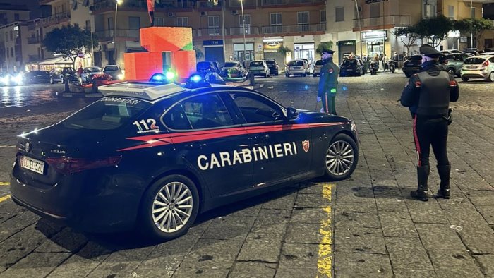 furti intercettata la giulietta rossa carabiniere rischia di essere travolto