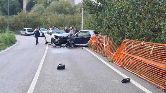 avellino incidente a picarelli coinvolti diversi veicoli