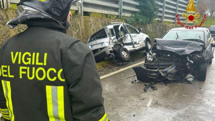 pauroso incidente a chiusano san domenico due donne finiscono in ospedale