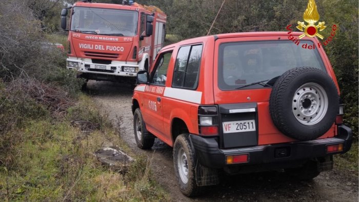 trovato morto in una pozza d acqua il 45enne scomparso a torre orsaia