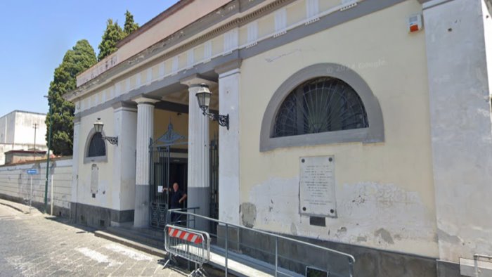 spari al cimitero di portici il sindaco non ci faremo intimidire