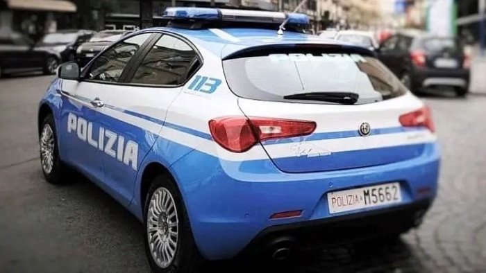 lite con con colpi d arma da fuoco davanti a un locale scatta la chiusura