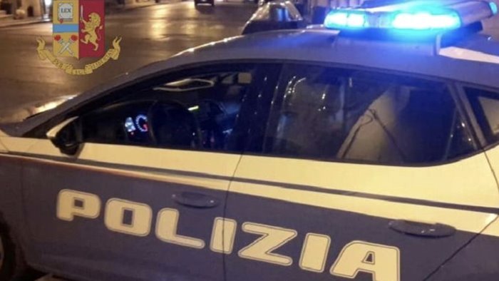 tenta di rapinare un commerciante arrestato dalla polizia