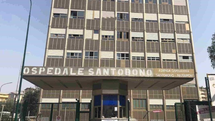 bimbo ingerisce droga a casa dei nonni ricoverato al santobono