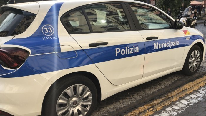 autorimesse e parcheggiatori abusivi multe e denunce dei vigili