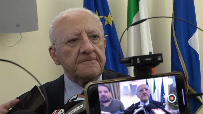 il governo boccia il terzo mandato de luca tentato dalle dimissioni