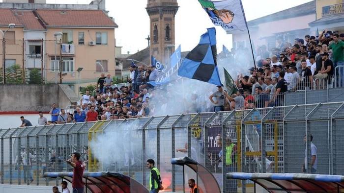 i positivi nella squadra di calcio salgono a 9