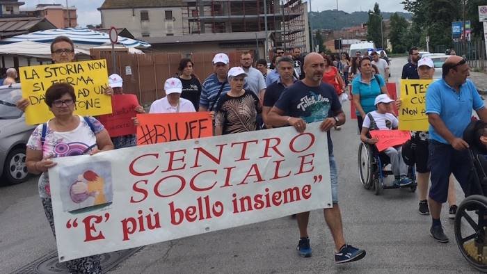 e piu bello insieme comune ancora contro i disabili