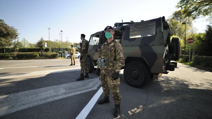 de luca arrivano subito 100 militari in campania