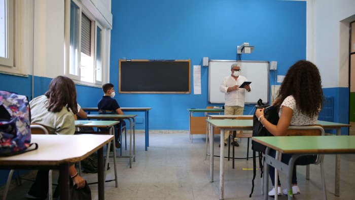 sulla scuola stiamo vivendo una situazione kafkiana