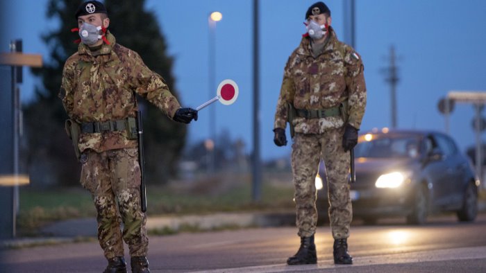 tra coprifuoco e blocchi si allarga il fronte interventista