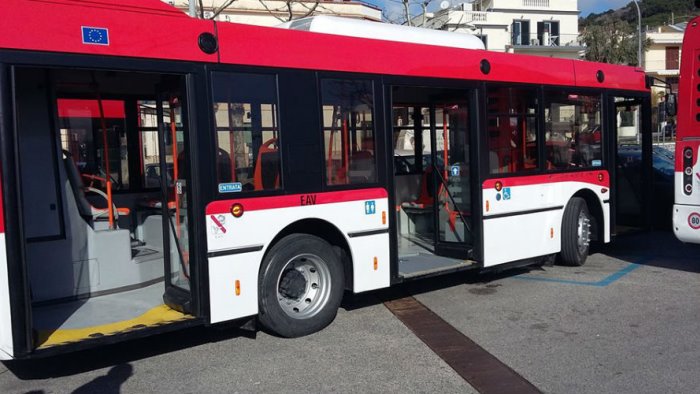 piano eav piu bus nelle fasce orarie con maggiore affluenza