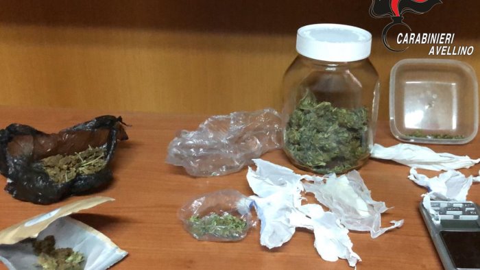 sorpreso con la droga in casa 19enne ai domiciliari