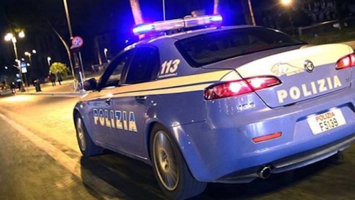 lite in strada e poi le coltellate arrestato un giovane