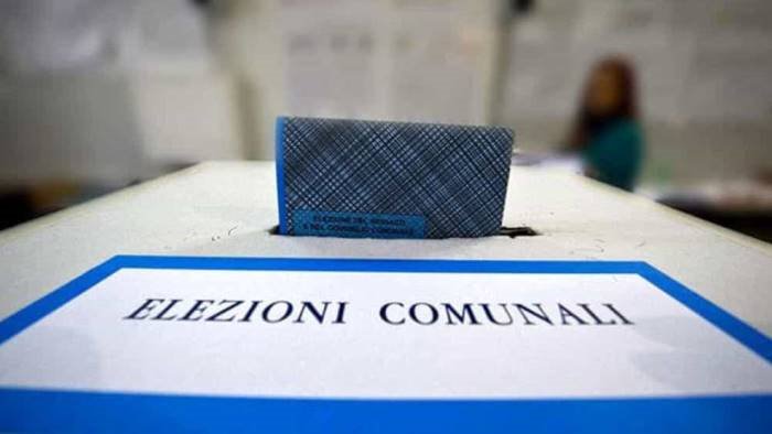 angri e pagani al ballottaggio urne aperte fino alle 15