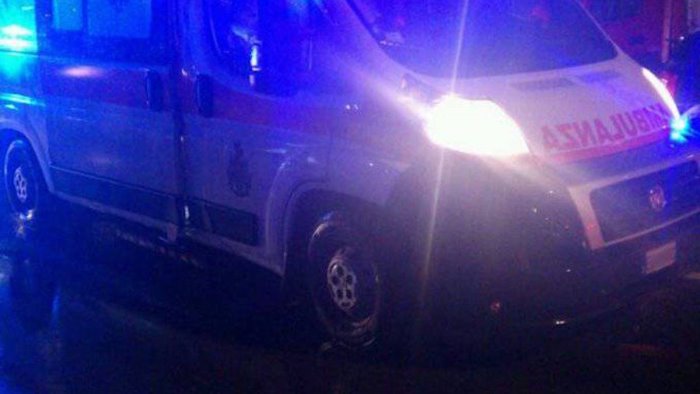 incidente tra due auto sulla cilentana grave una ragazza