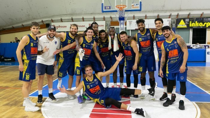 scafati basket ikangi solidita per sfidare nardo