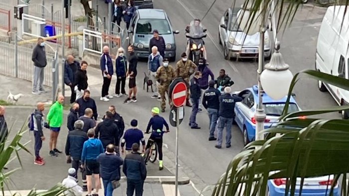 operaio di salerno pulita aggredito in piazza della concordia