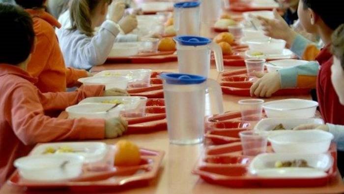 il servizio mensa non riparte nelle scuole la rabbia di scafati arancione