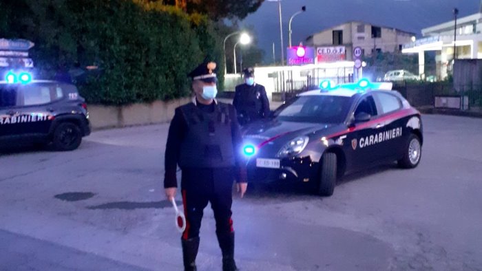 rissa ad airola quattro giovani denunciati dai carabinieri