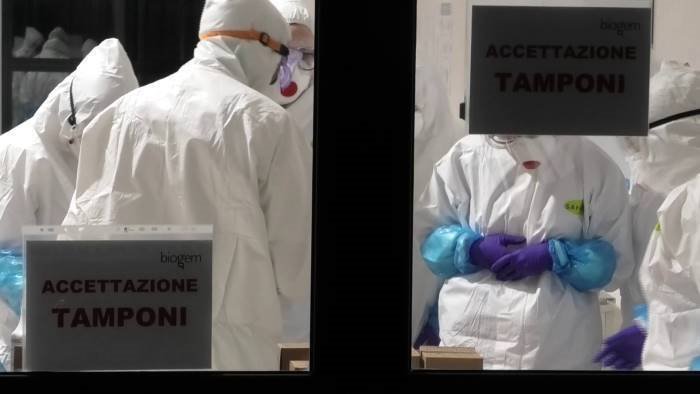 avellino covid aumentano i contagi e i ricoveri sono giovani e non vaccinati