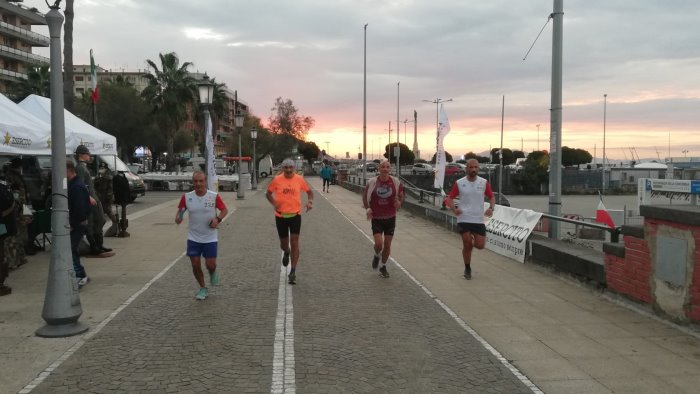 salerno 24 ore di corsa per il milite ignoto conclusa la staffetta