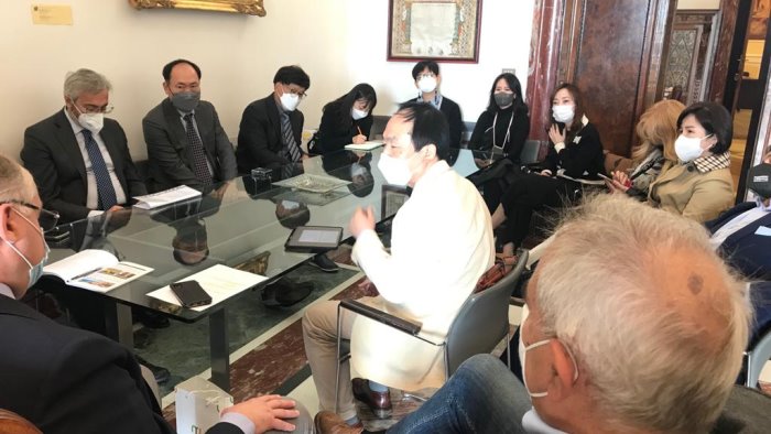 salerno una delegazione coreana in visita alla provincia