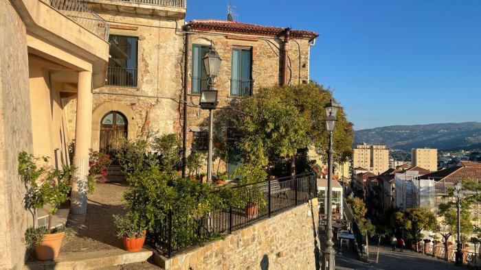 nel borgo antico di agropoli una piazza dedicata a luisa sanfelice