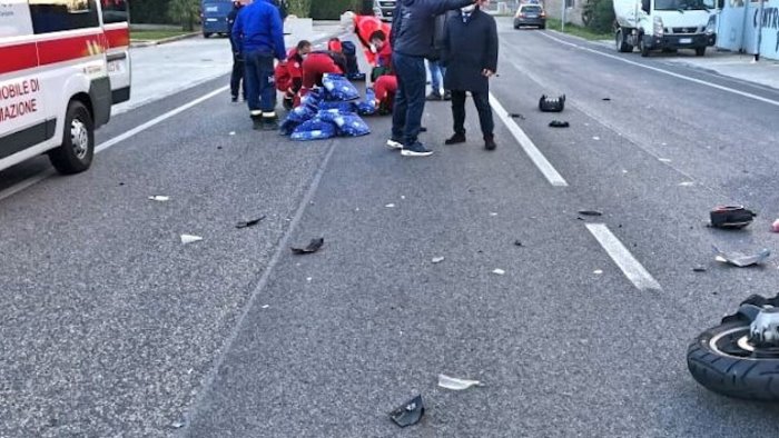 incidente a montesarchio moto contro furgone grave un 51enne