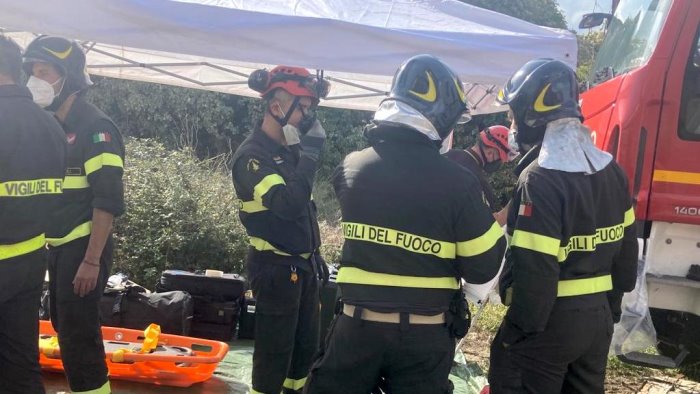 persone intrappolate tra le macerie o disperse esercitazione vigili del fuoco