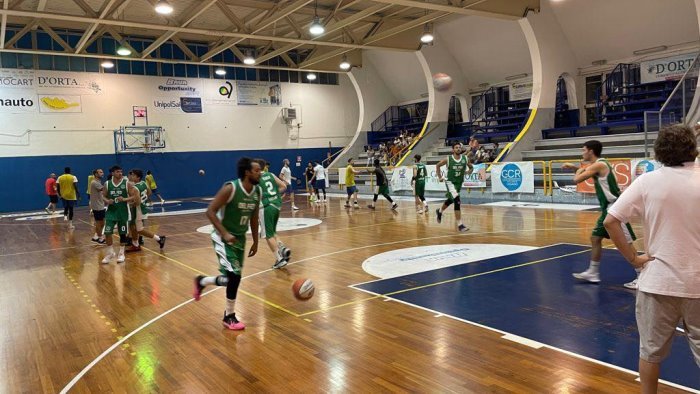 basket serie b pozzuoli sant antimo a porte chiuse