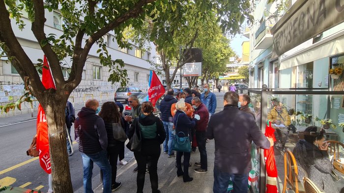 salerno agitazione al dipartimento salute mentale presidio presso la sede asl