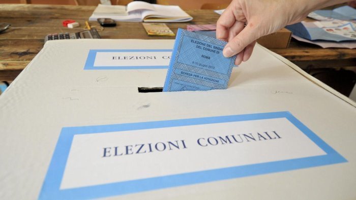 a caserta tiene banco il calcolo dei voti zinzi non molla e presenta denuncia