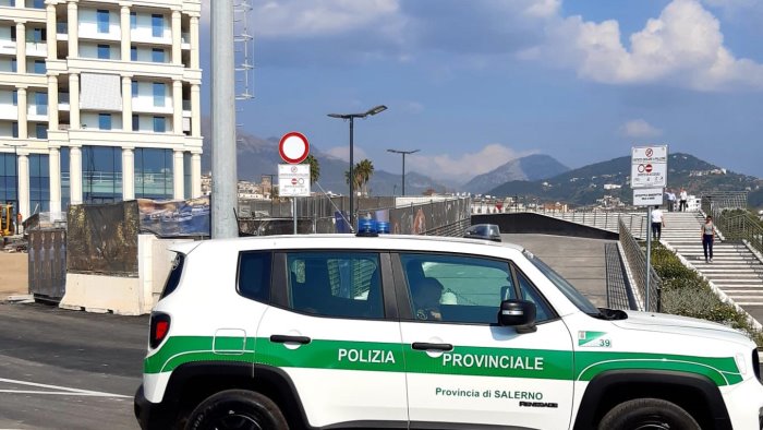 piazza della liberta contro i vandali impegnata la polizia provinciale