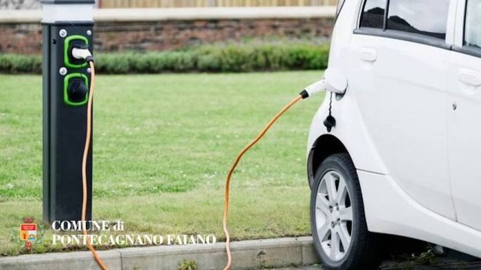 eco aree per la ricarica dei veicoli elettrici a pontecagnano 26 postazioni