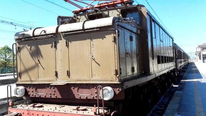 dopo la pausa forzata dalla pandemia tornano i treni storici in campania