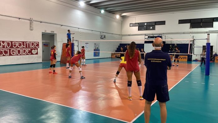 accademia volley dopo il secondo test con la fiamma torrese si pensa alla b2