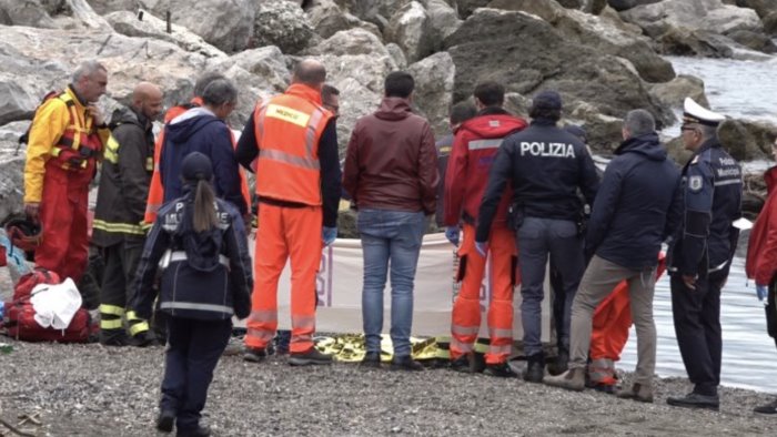 salerno trovato morto a mare la verita dall autopsia