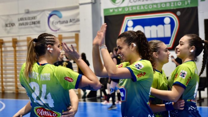 pallamano ehf european cup la jomi salerno batte l ankara yenimahalle