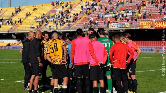 sotto la curva insieme il gesto di cannavaro